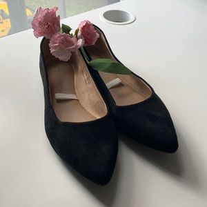 Black Ballet Flats